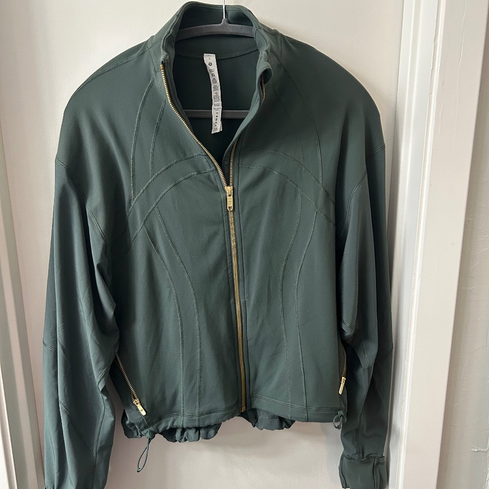 Lululemon Define Relaxed-Fit Jacket  size 2 Dark Forest/Gold — like new